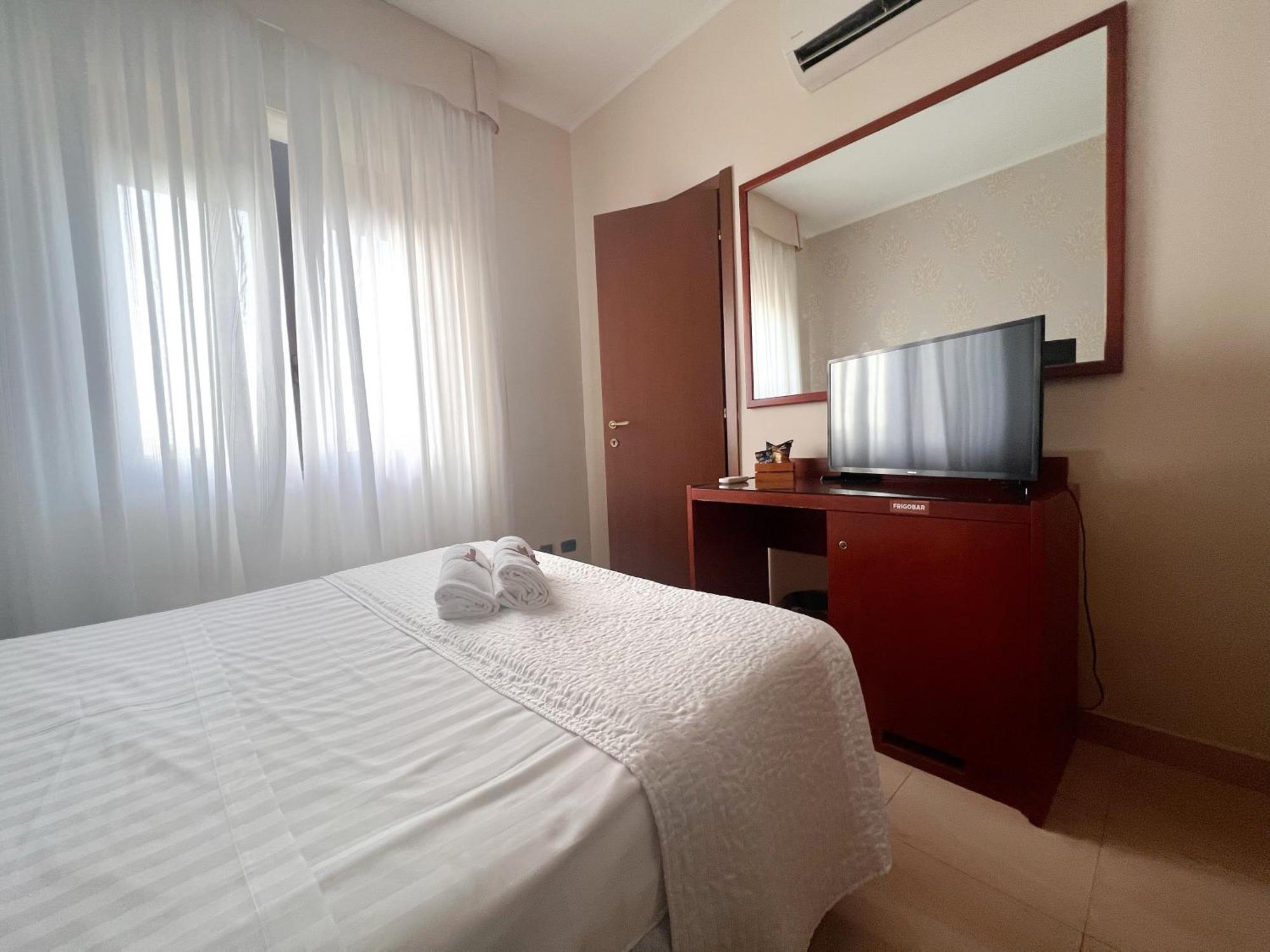 Hotel Paradiso Lago Patria Luaran gambar